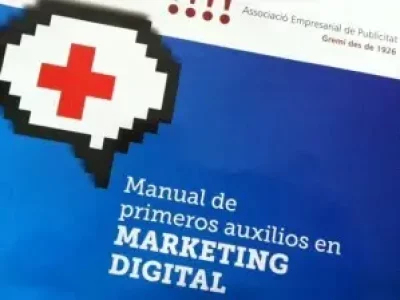 foto_manual_auxilios_marketing_Digital1-300x224 (1)